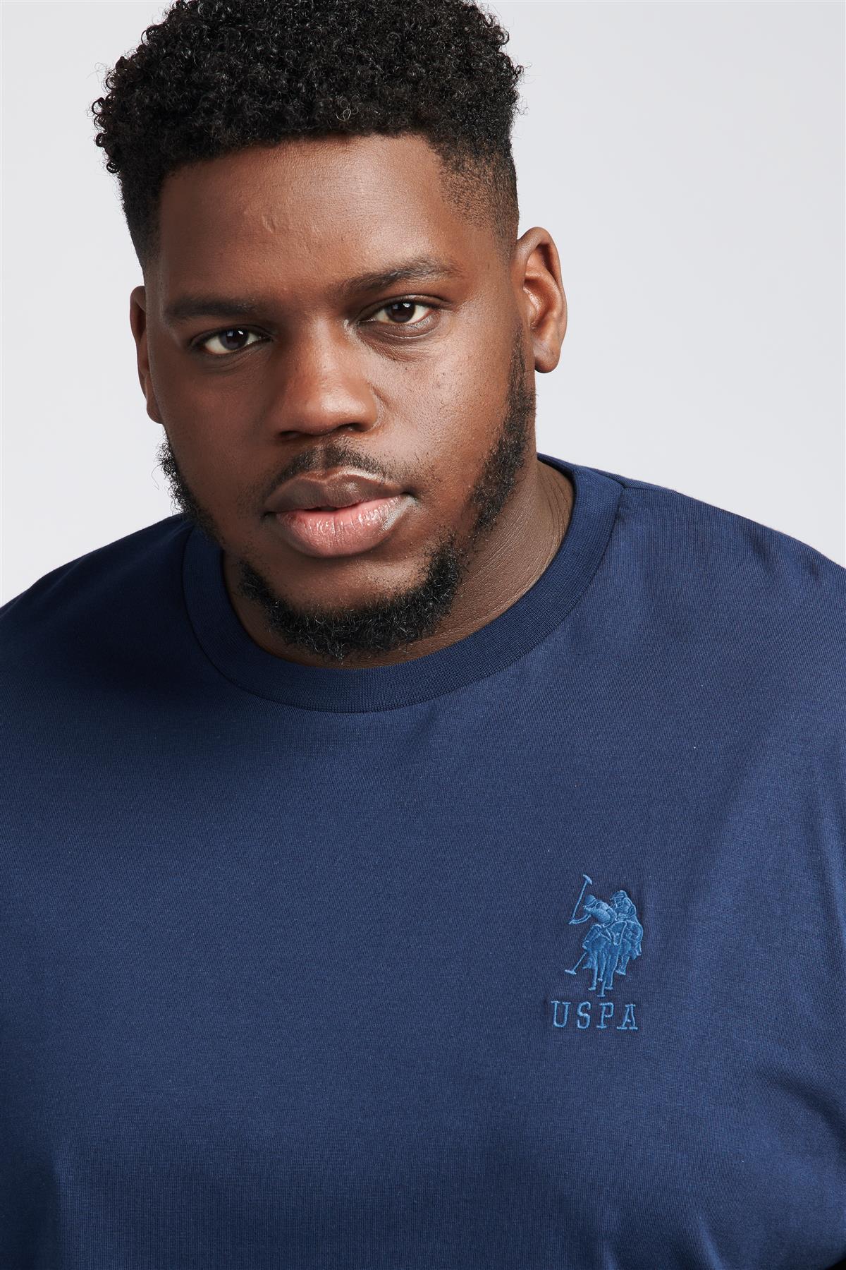 Men U.S. Polo Assn. Uspa Plain Pure Cotton T-Shirt With Large Logo Detail