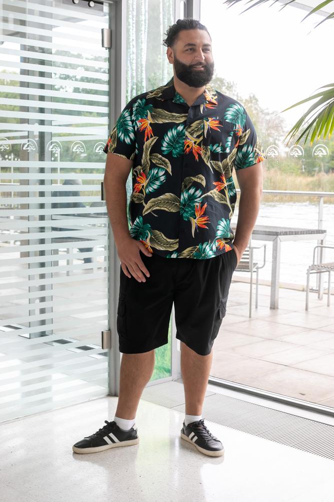 D555 SELBY Black Hawaiian Print Short Sleeve Shirt For Men in Black, 2XL-8XL