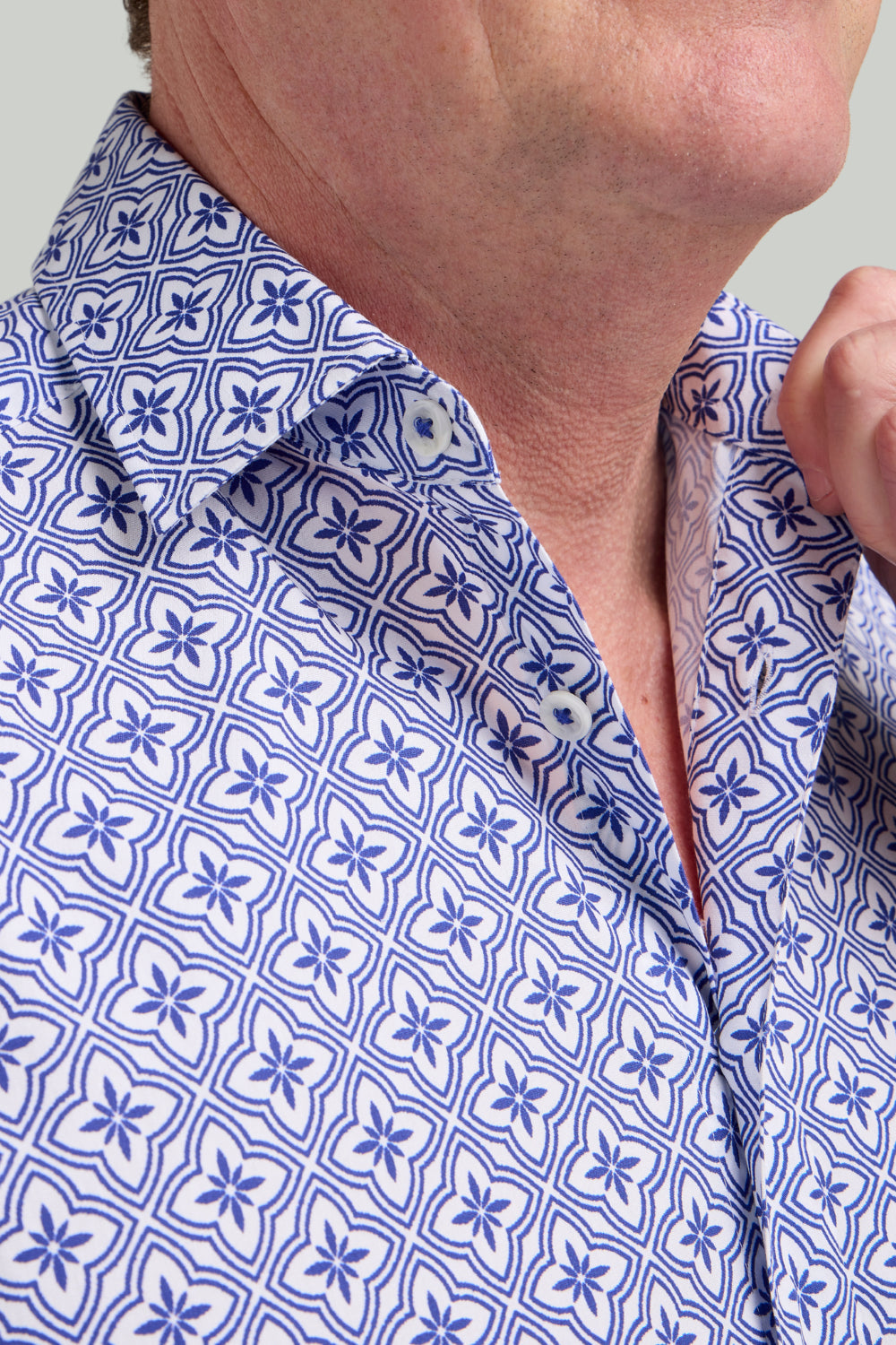 Double TWO Geometric Star Print Short Sleeve Shirt For Men in 2 Colours, M-5XL