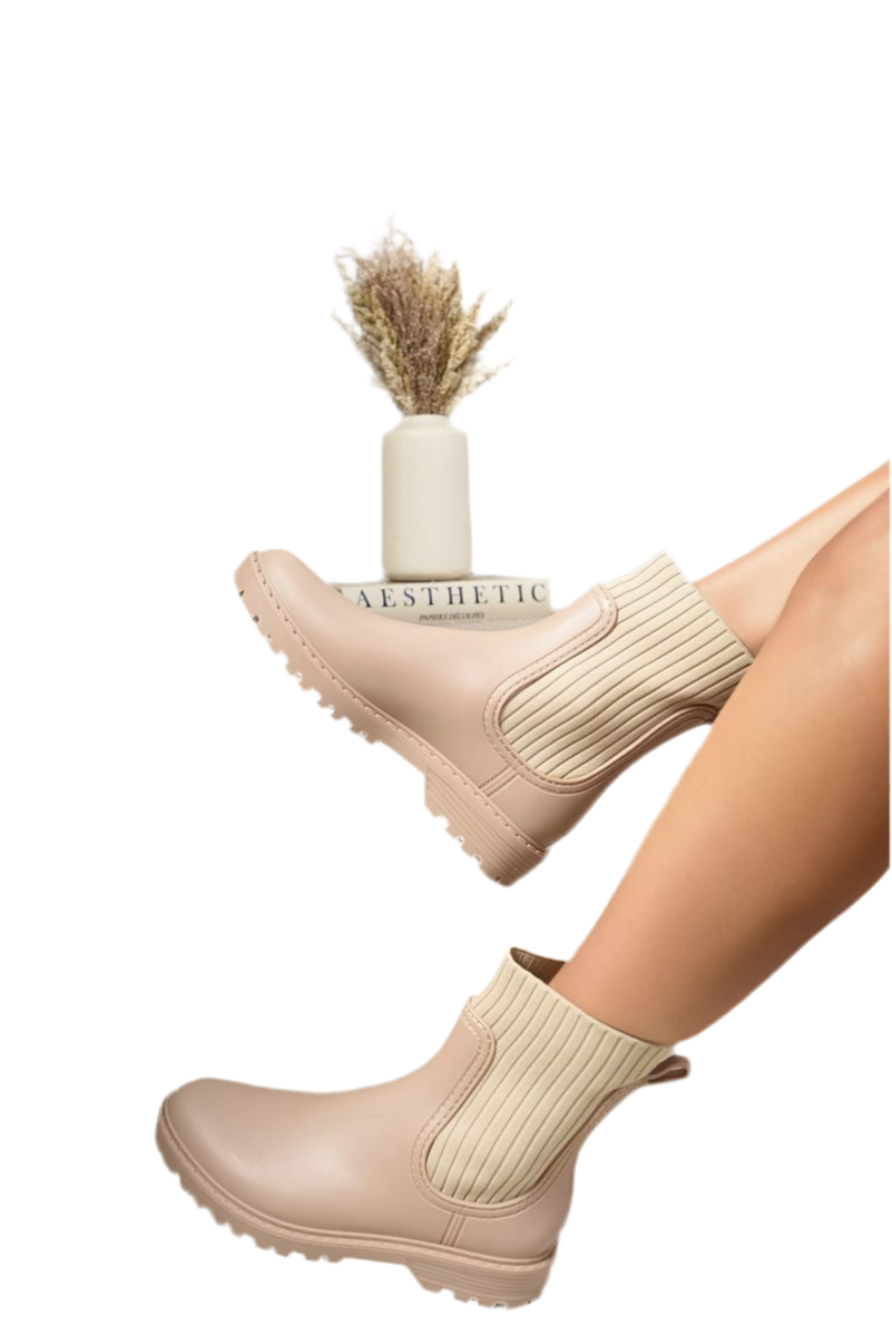 Slip-On Platform Ankle Boots – Effortless Height, Everyday Edge