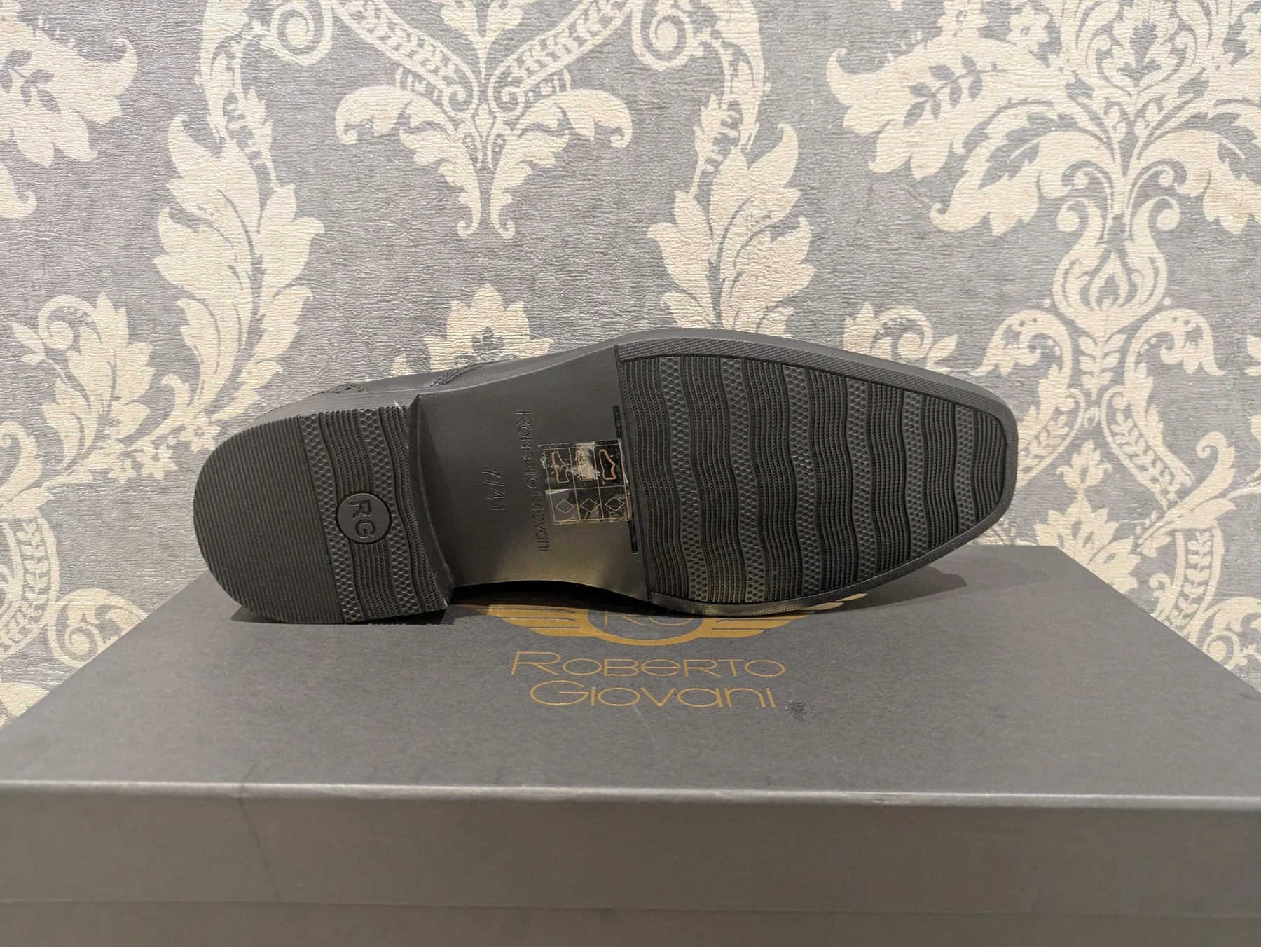 Roberto Giovani ETON Shoe For Men in Black, 7 to 14 Sizes