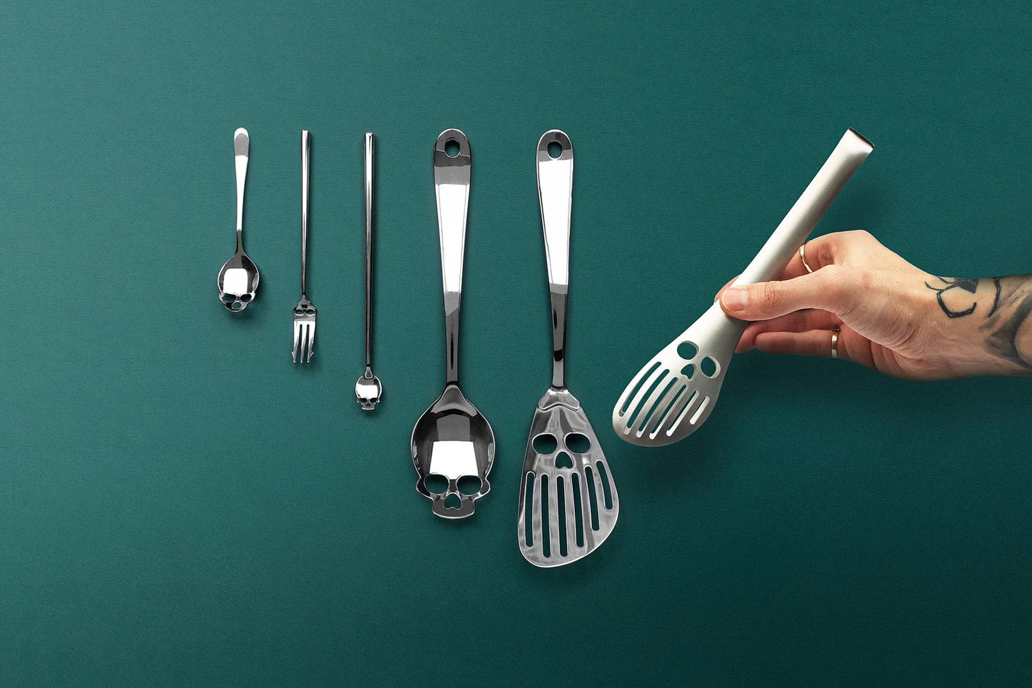 Gothic Gifts Tongs Skull - QHA UK