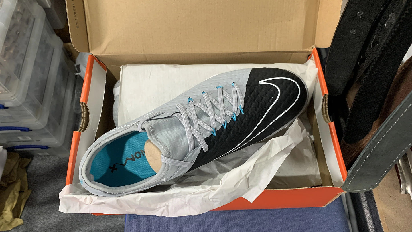 Nike Mens HypervenomX Finale II IC Indoor Football Boots Grey Blue 852 - QHA UK