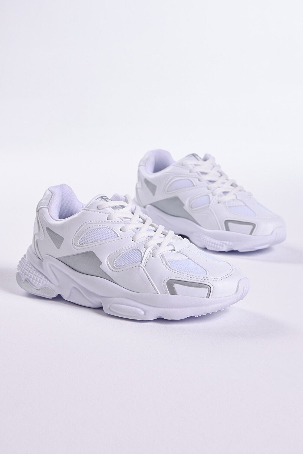 Tonny Black Unisex White Sax Sports Shoes Tb252