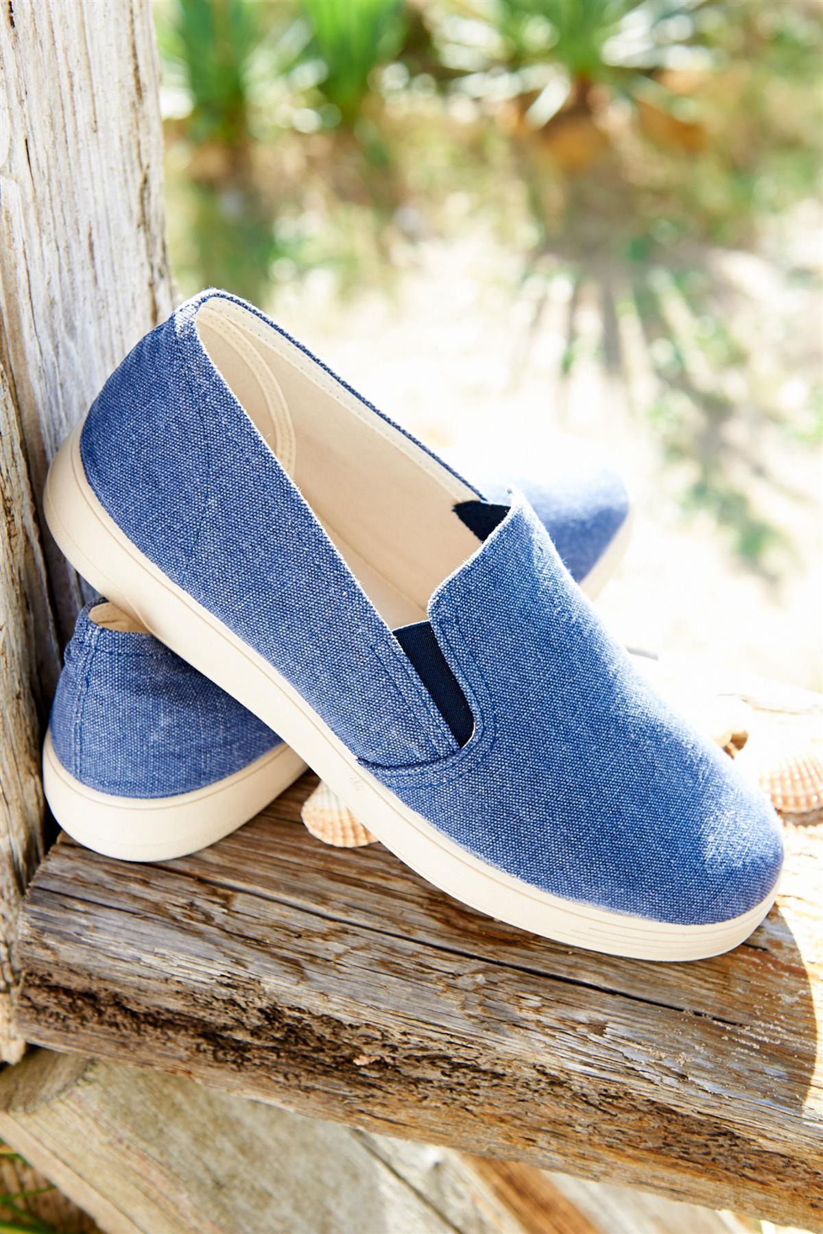 DB's Men's Extra Wide (2V Fit) Casual Slip on Shoes (Miles) in Navy