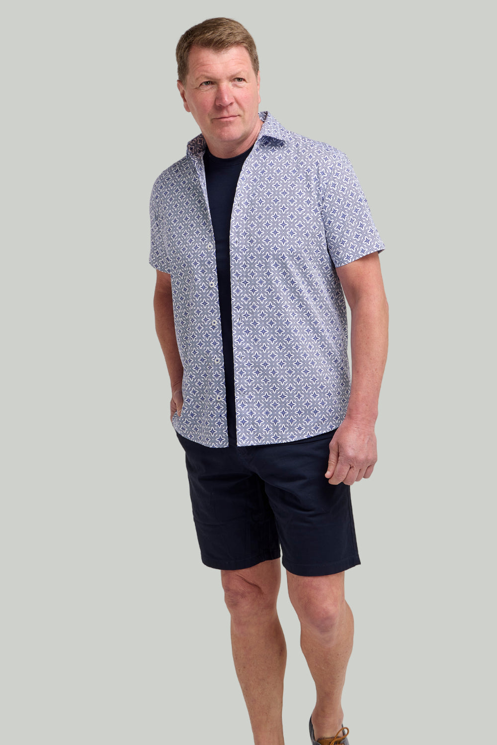Double TWO Geometric Star Print Short Sleeve Shirt For Men in 2 Colours, M-5XL