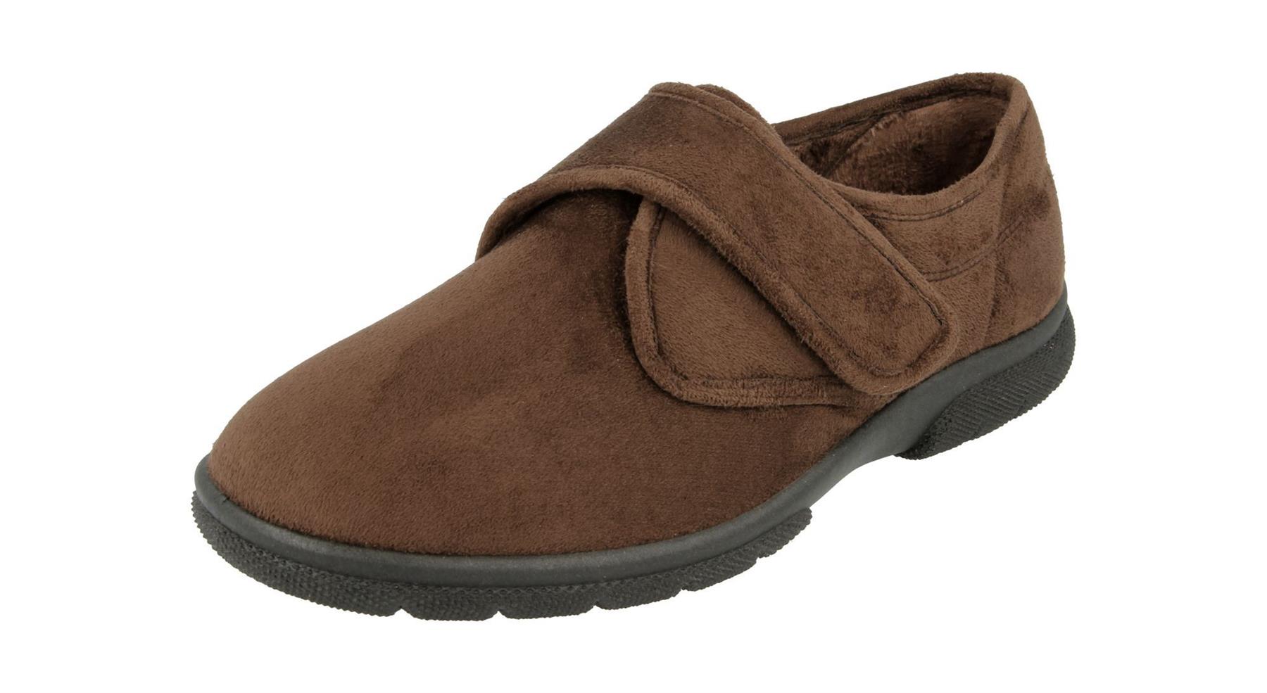 Men'S Slippers / House Shoes (Daniel)6V Wide Fit By Db Shoes in Brown