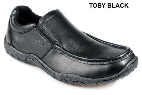 POD TOBY BLACK SLIP ON SHOES