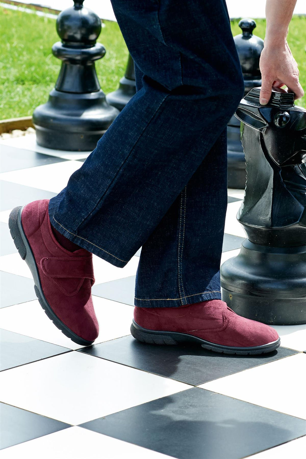 Men'S Slippers / House Shoes (Daniel)2V Wide Fit By Db Shoes in Burgundy