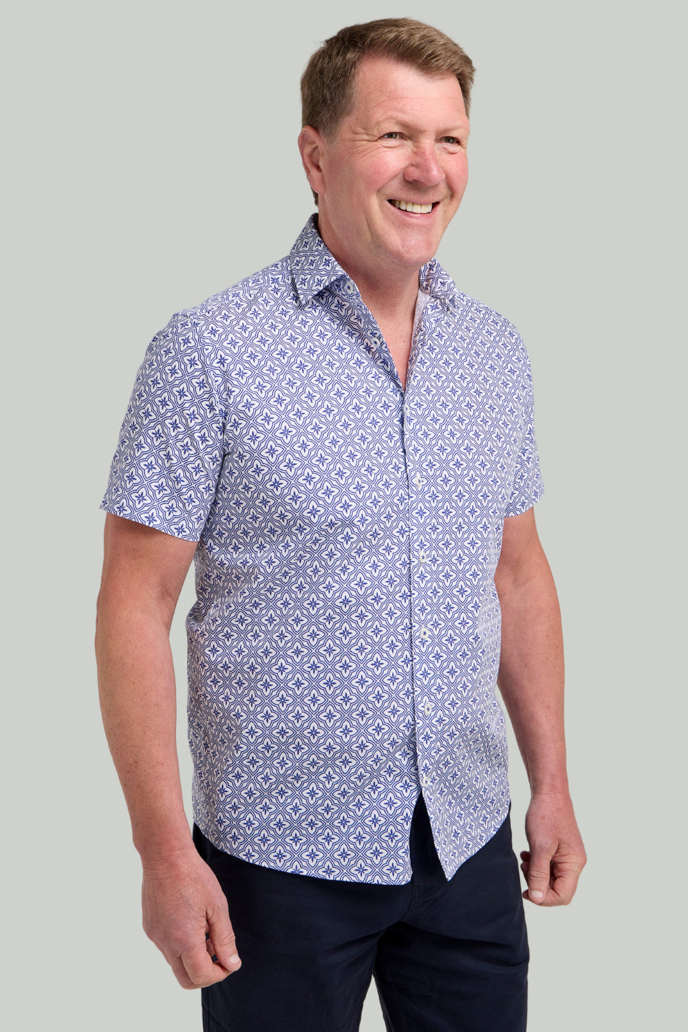 Double TWO Geometric Star Print Short Sleeve Shirt For Men in 2 Colours, M-5XL