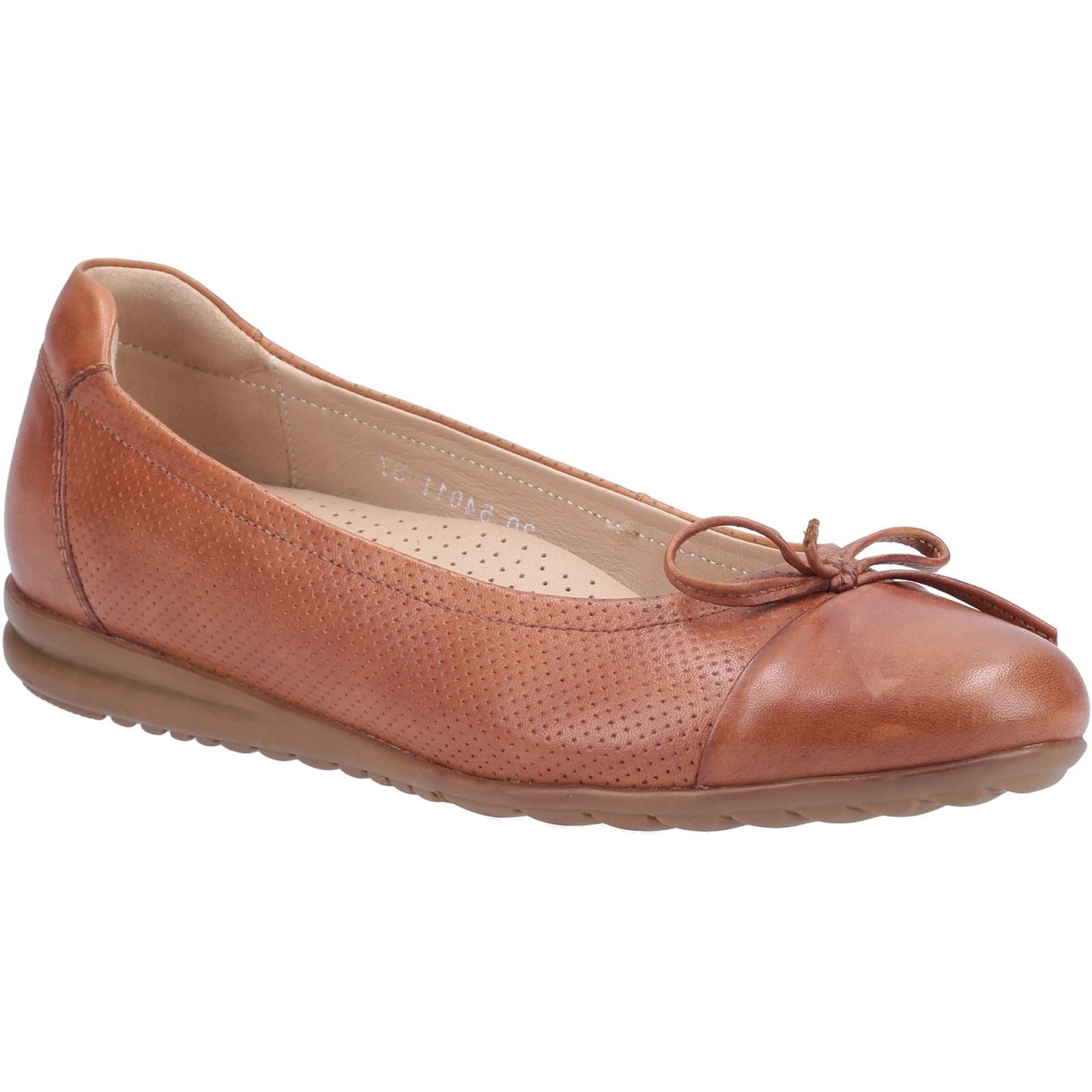 Hush Puppies Jolene Slip Ons Ladies Shoes in Tan
