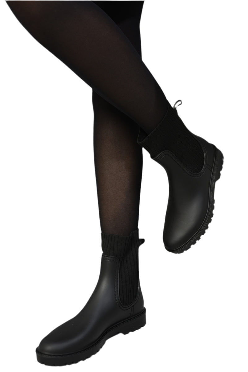 Slip-On Platform Ankle Boots – Effortless Height, Everyday Edge