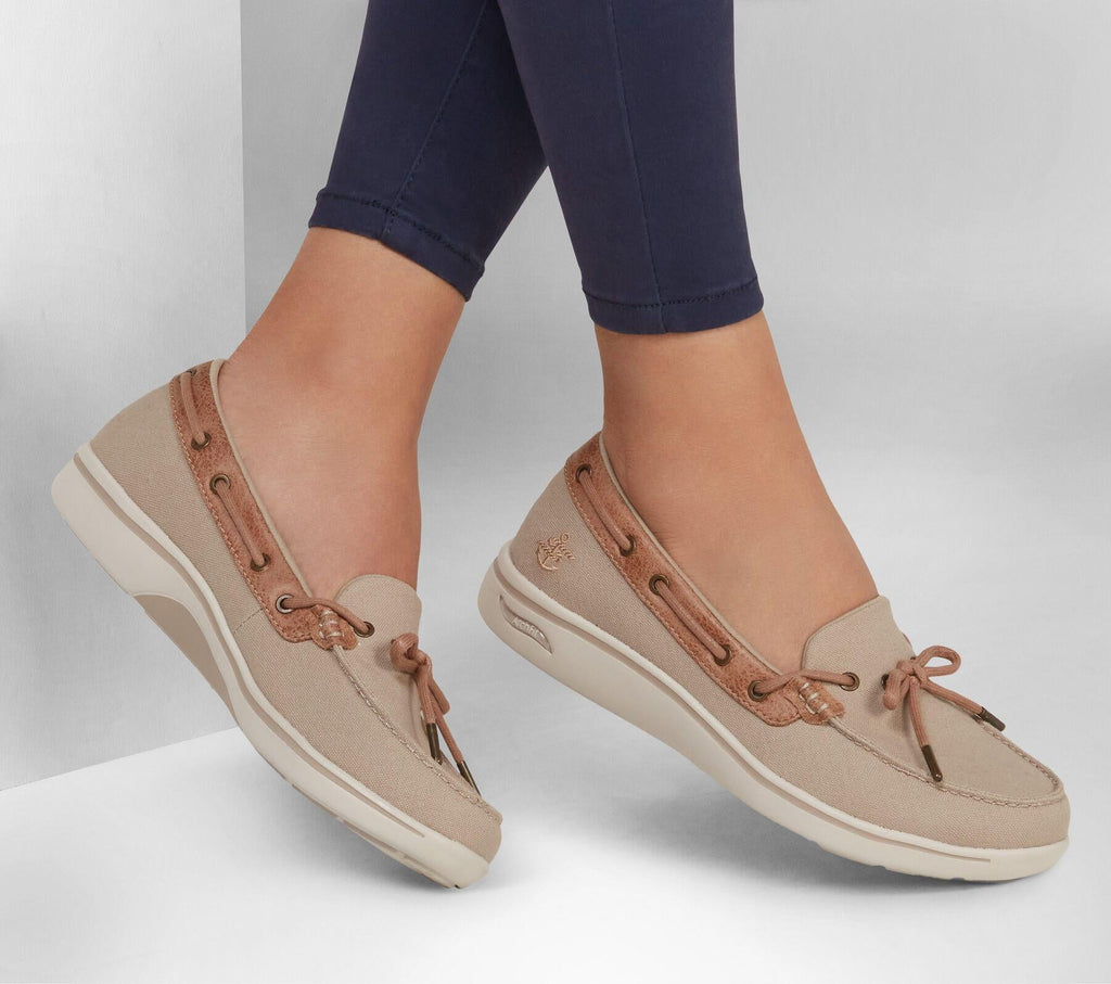 Skechers (GAR136600) Ladies Summer Arch Fit Uplift Shoreline Shoes in UK 3 to 8