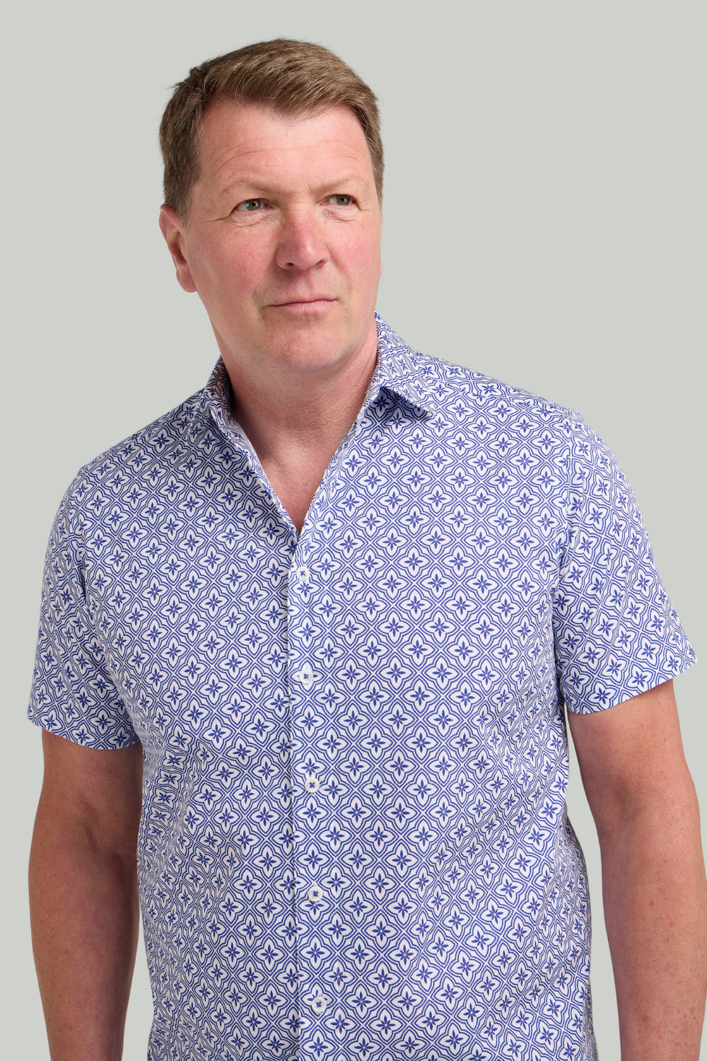 Double TWO Geometric Star Print Short Sleeve Shirt For Men in 2 Colours, M-5XL