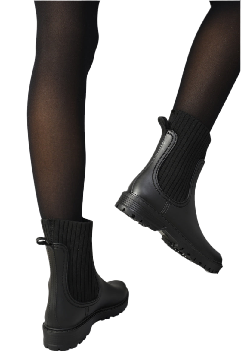 Slip-On Platform Ankle Boots – Effortless Height, Everyday Edge