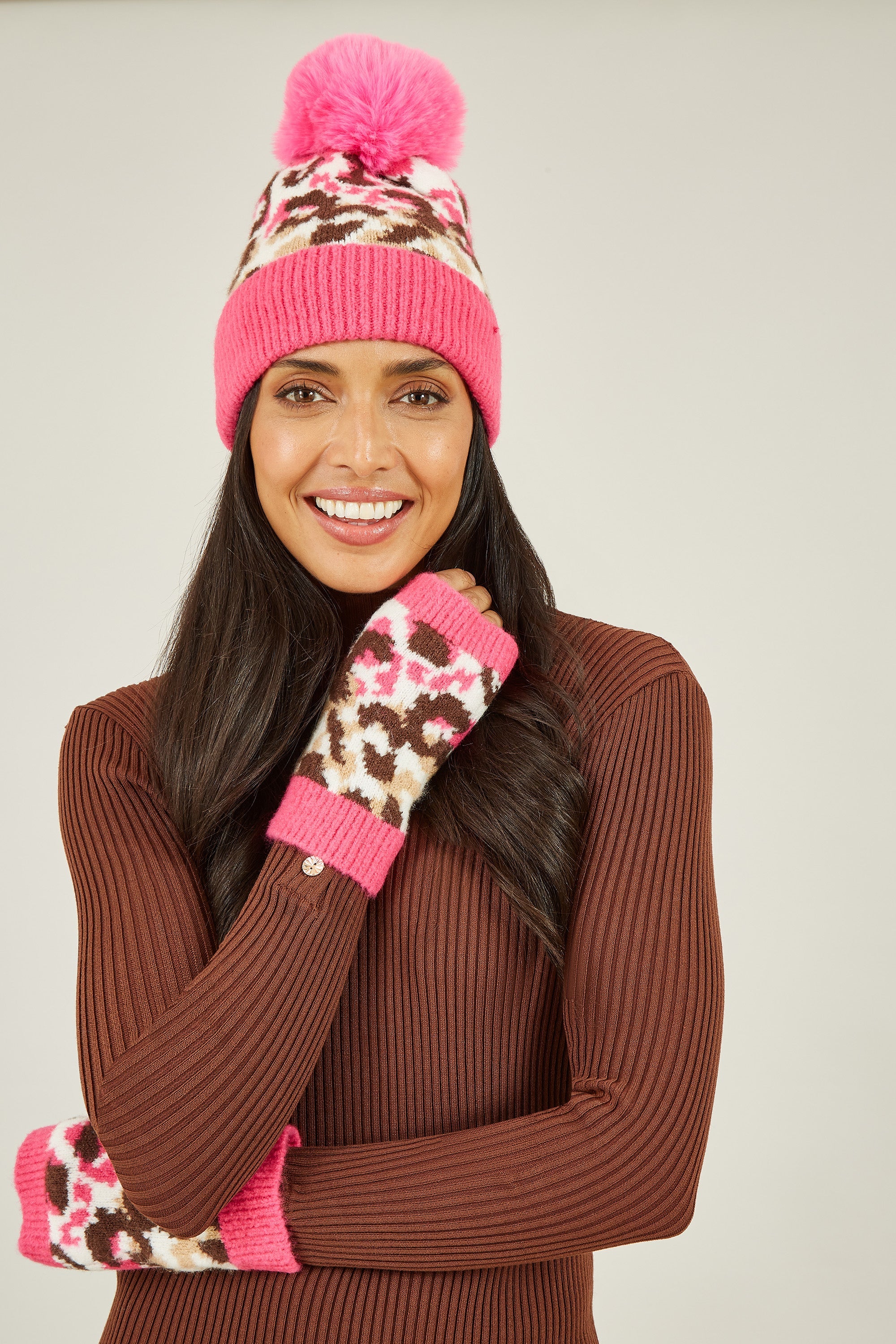 Yumi Pink Animal Print Handwarmers