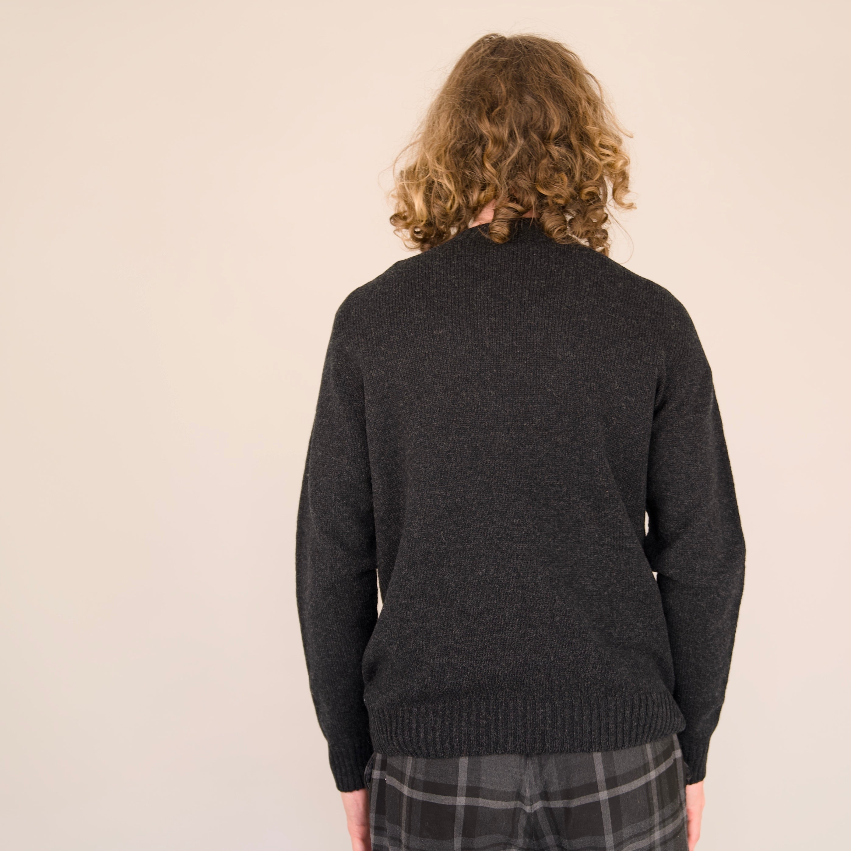 Seamless Crew – Charcoal | 100% Geelong Lambswool | Made in the UK