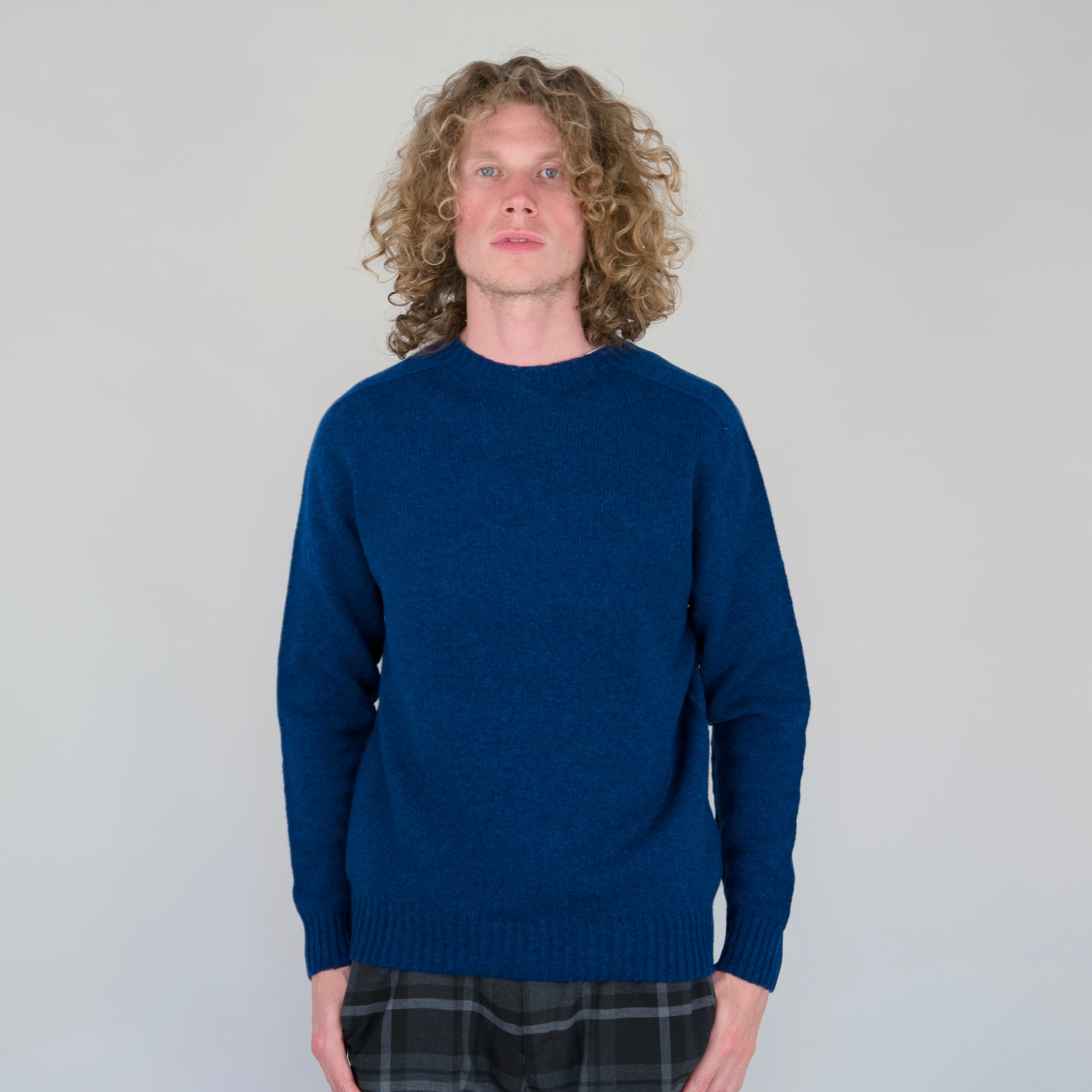 Seamless Crew Jumper – Light Navy | 100% Geelong Lambswool | Made in the UK