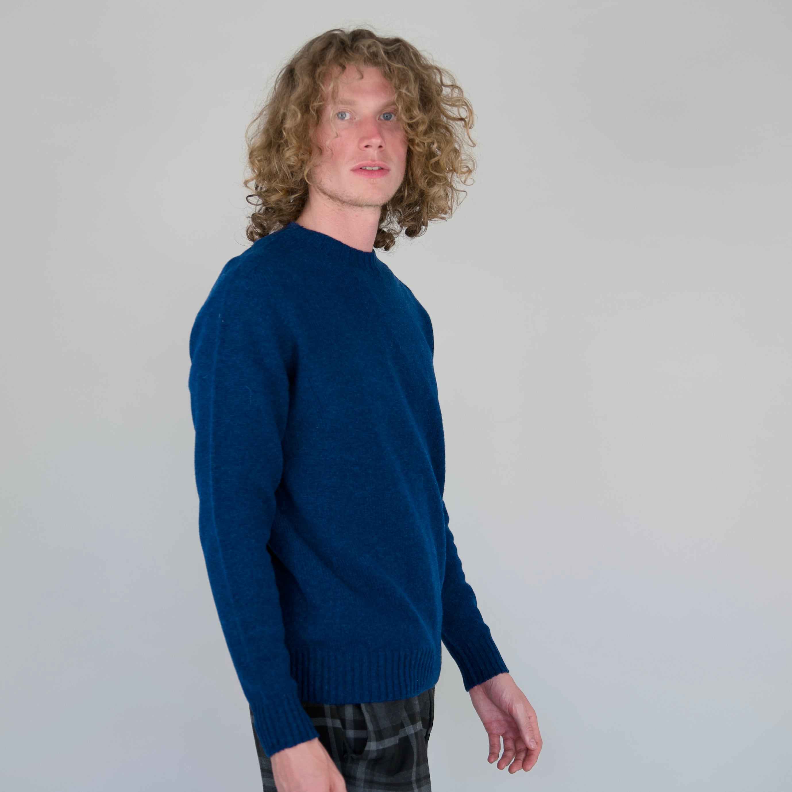 Seamless Crew Jumper – Light Navy | 100% Geelong Lambswool | Made in the UK