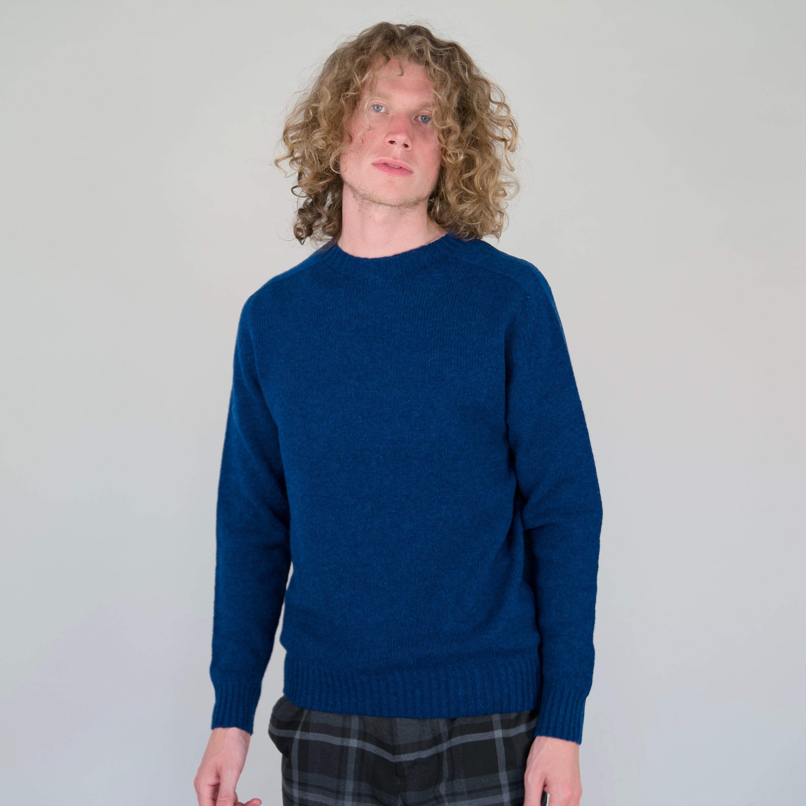Seamless Crew Jumper – Light Navy | 100% Geelong Lambswool | Made in the UK