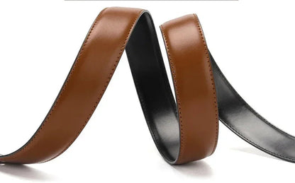 Brown leather belt on a white background with text about its material and comfort.