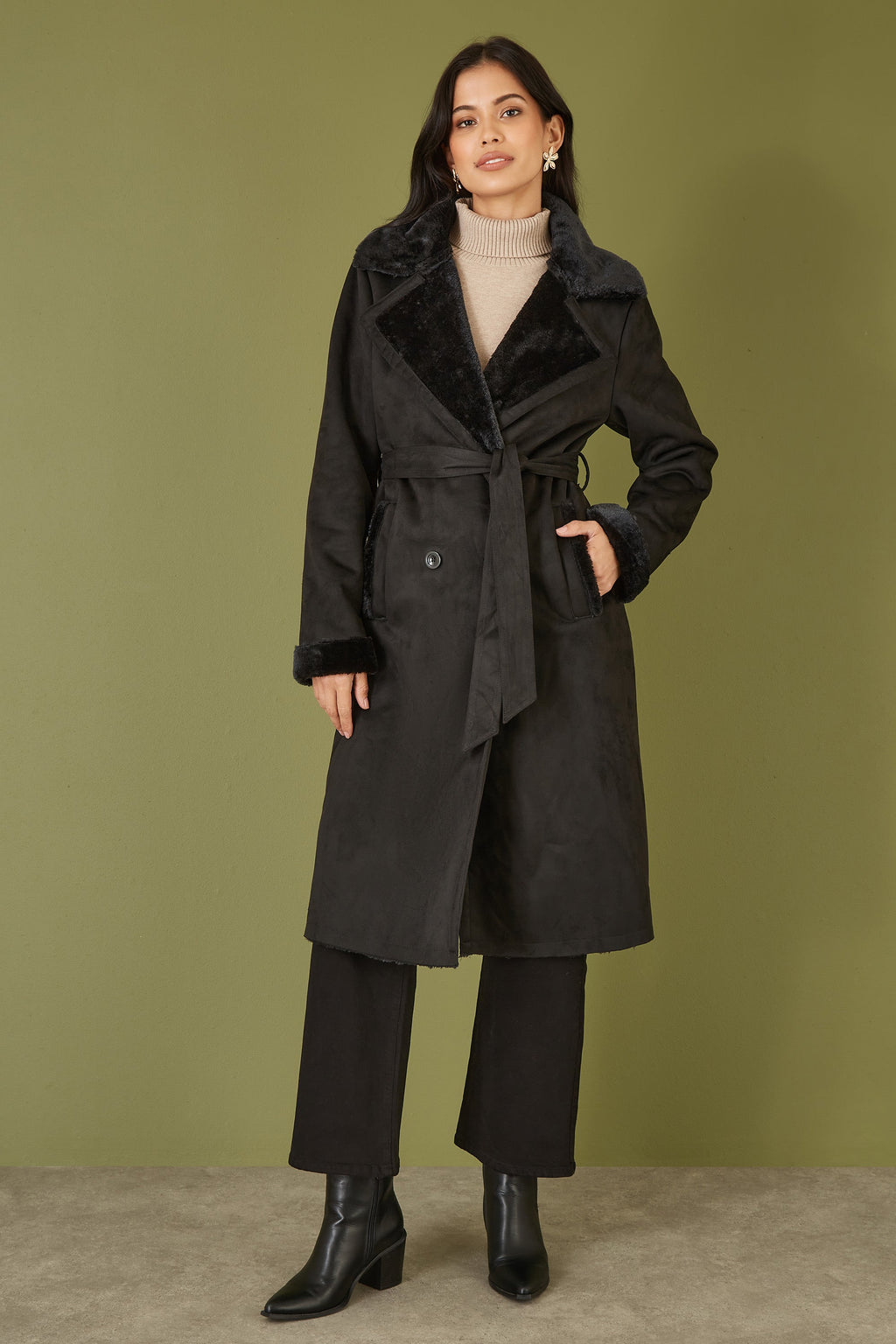 Yumi Black Trench Coat With Faux Fur Lining