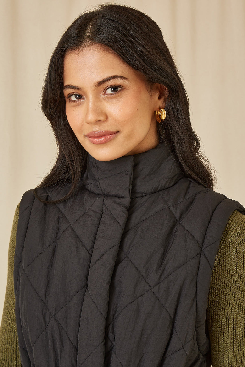 Yumi Black High Neck Quilted Gilet With Belt - QHA UK