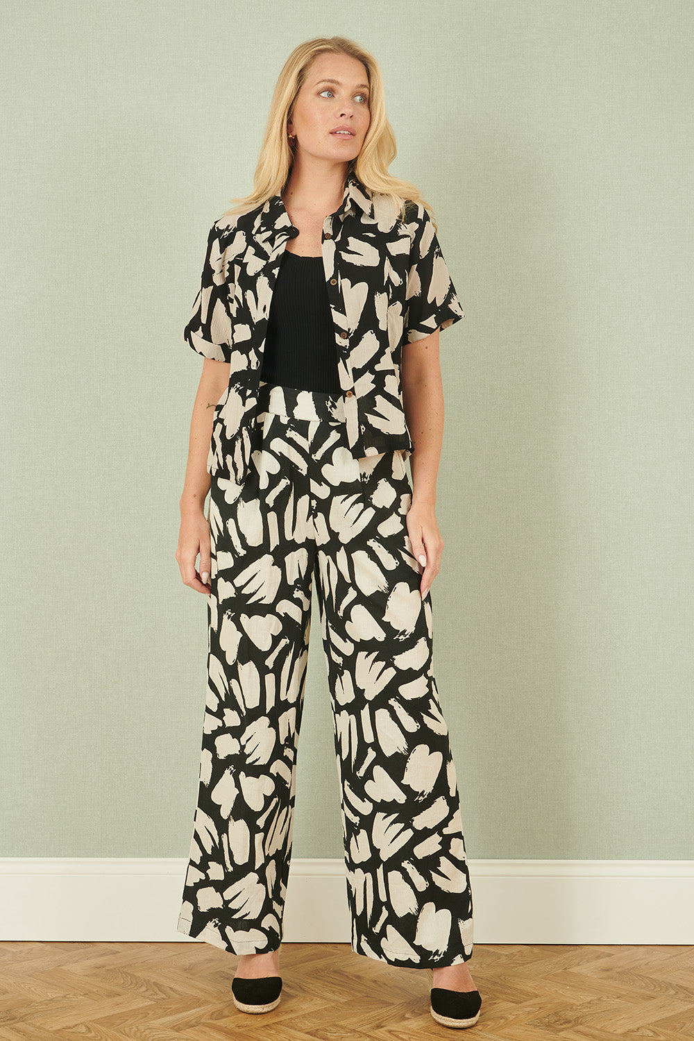 Yumi Black Cotton Splash Print Relaxed Fit Shirt