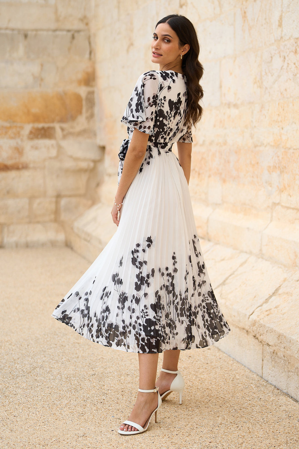 Yumi White Mirror Floral Design Pleated Midi Dress - QHA UK