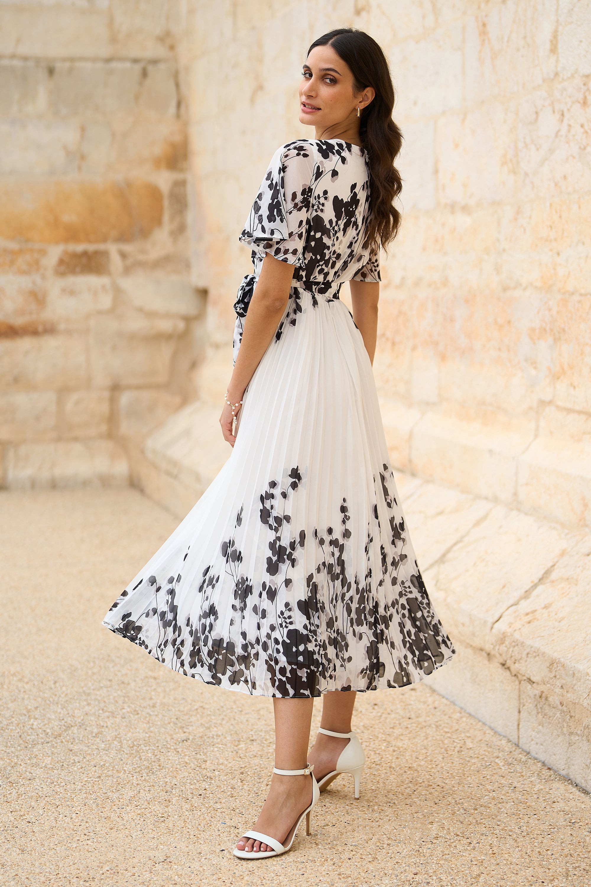 Yumi White Mirror Floral Design Pleated Midi Dress - QHA UK
