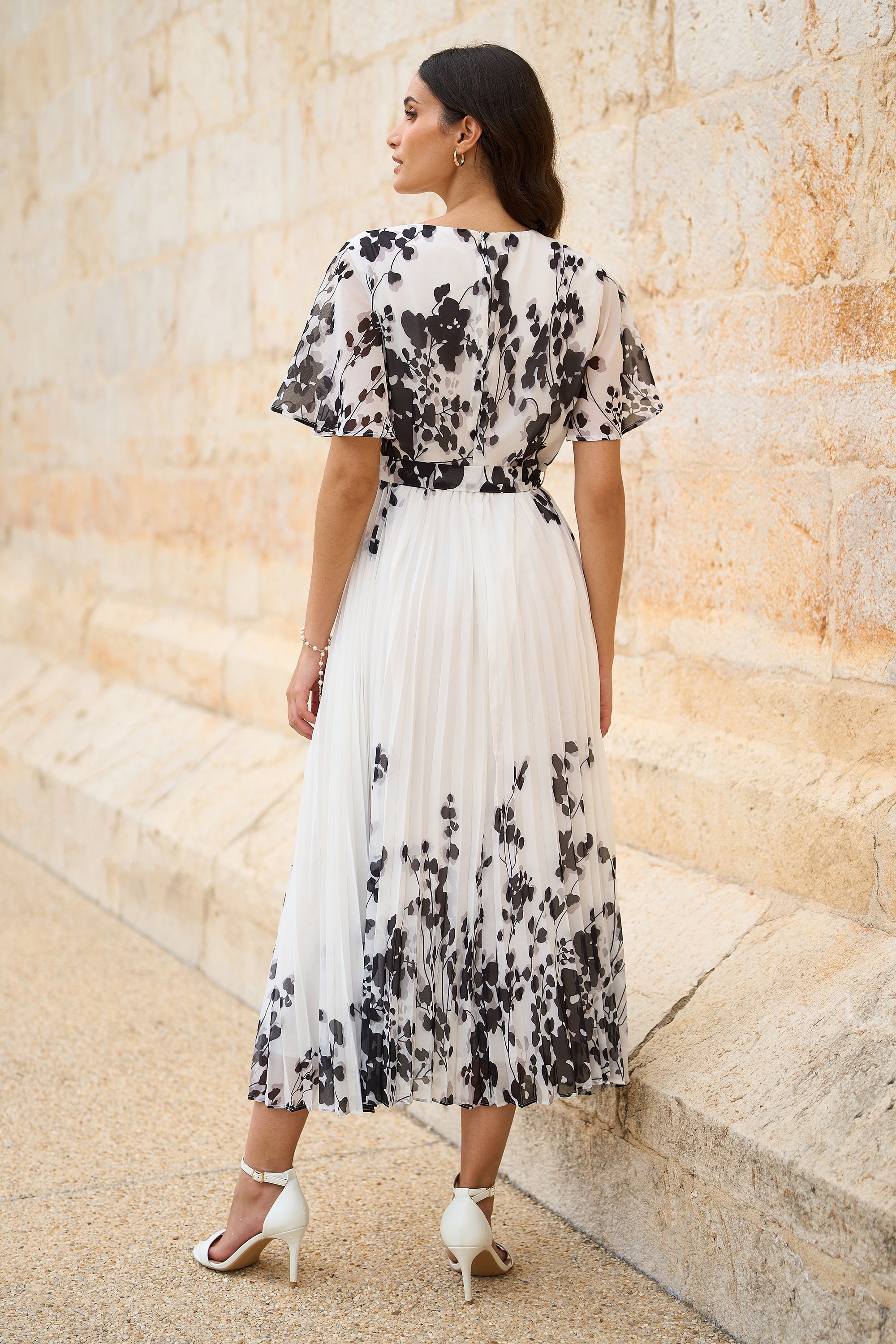Yumi White Mirror Floral Design Pleated Midi Dress - QHA UK