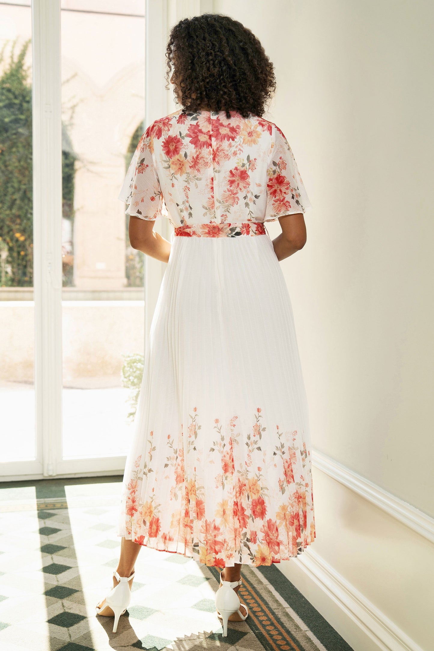 Yumi White Mirror Floral Design Pleated Midi Dress - QHA UK
