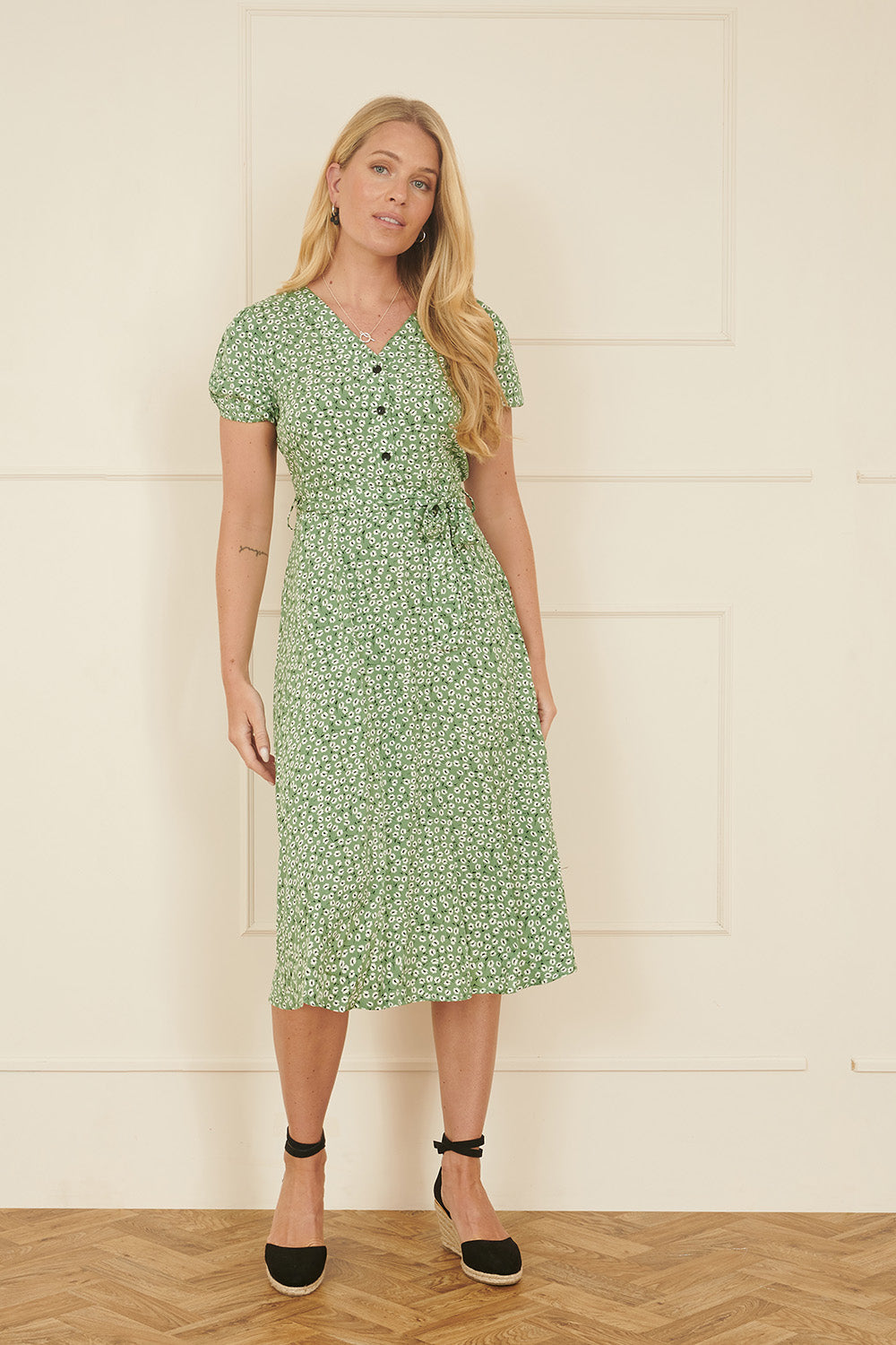 Yumi Green Ditsy Print Midi Tea Dress - QHA UK