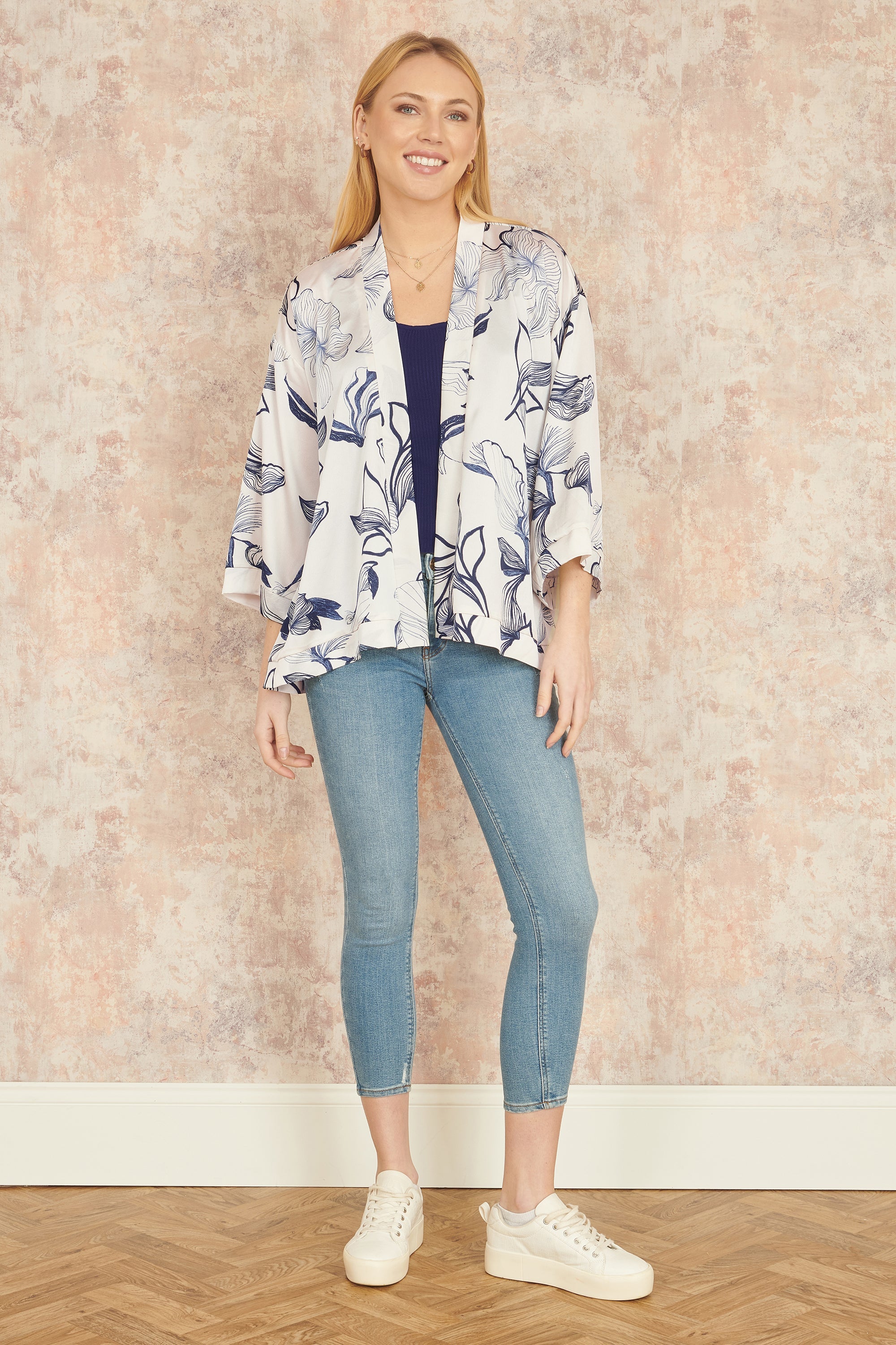 Yumi White Abstract Floral Print Kimono