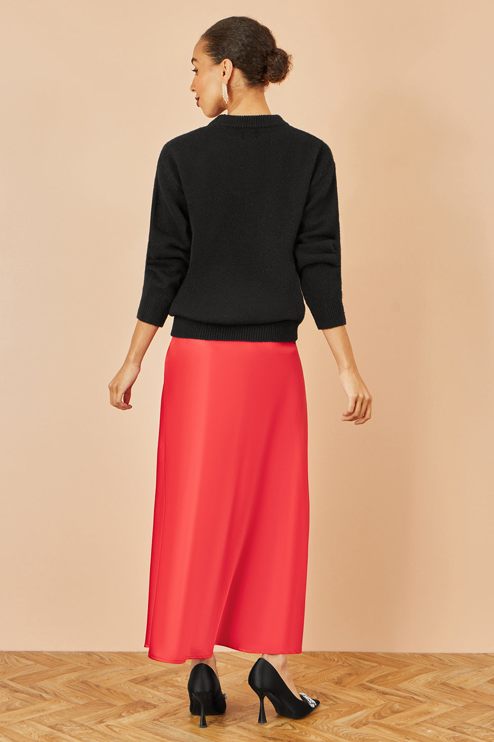 Yumi Black Relaxed Knitted Jumper With Sequin Detail - QHA UK