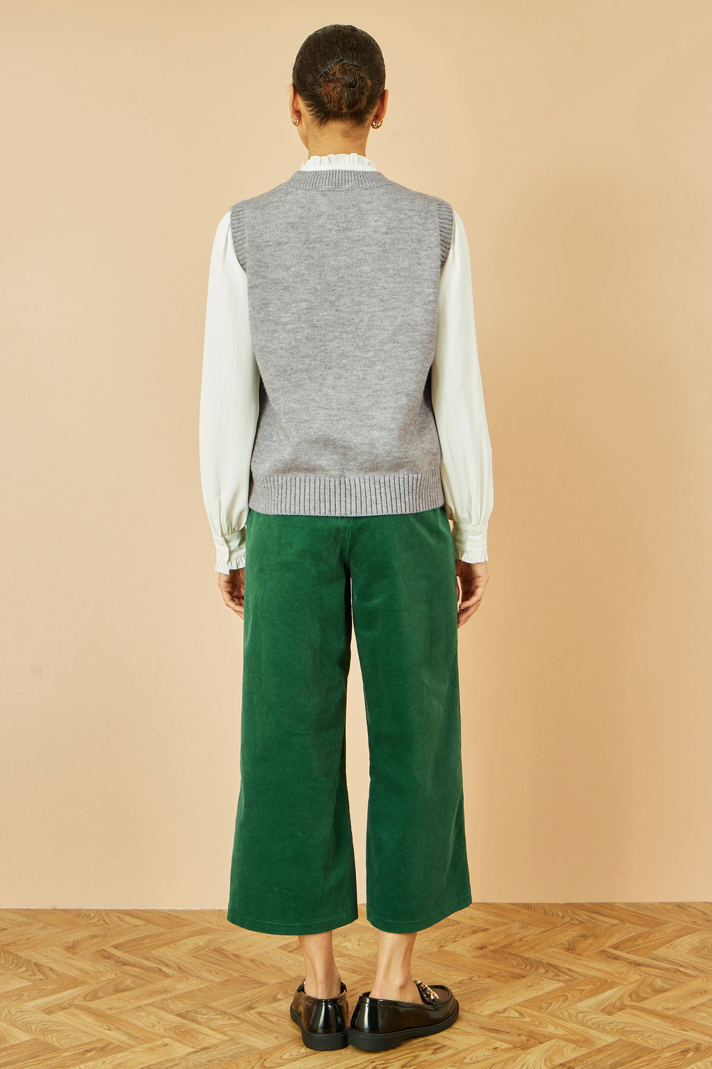 Yumi Grey Knitted Flower Sleeveless Jumper Vest