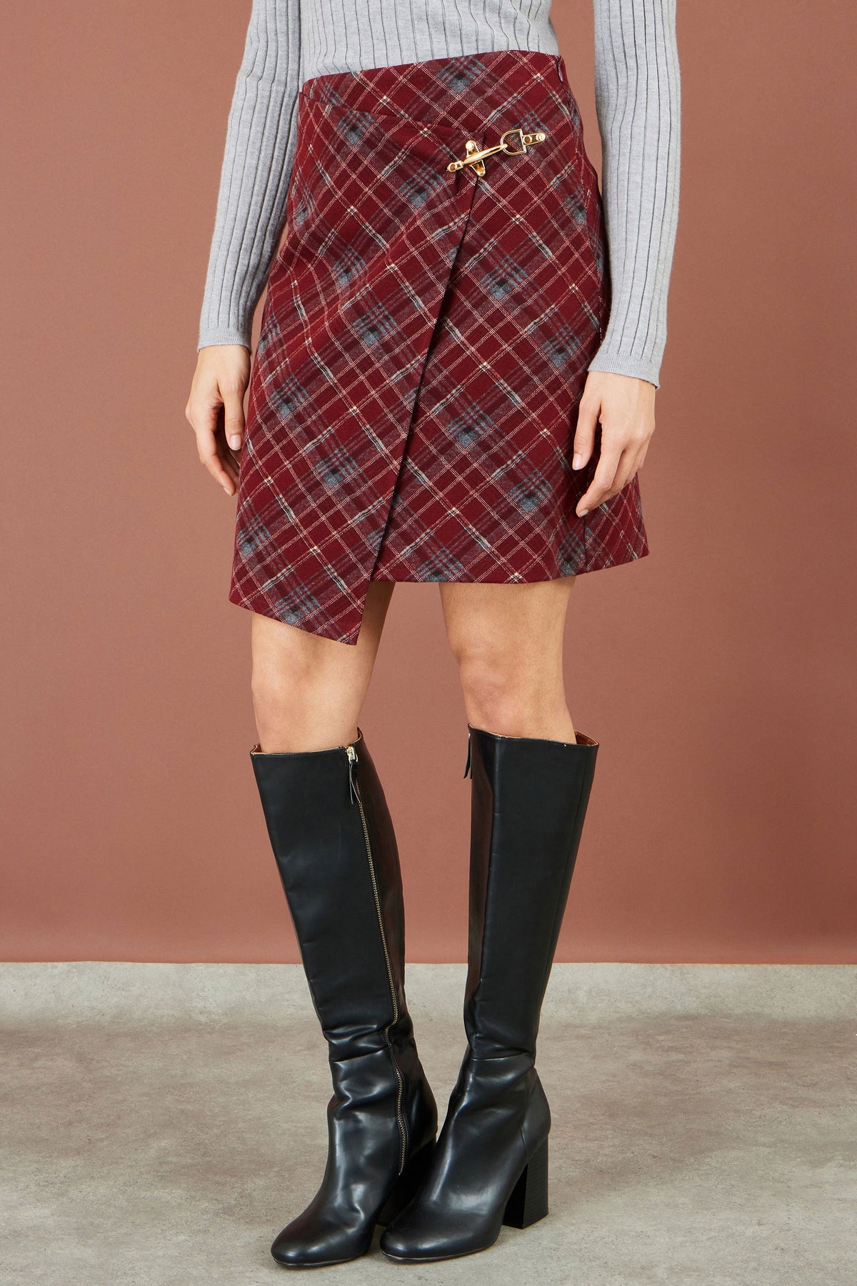 Yumi Women's Burgundy Check Wrap Mini Skirt with Gold Clasp