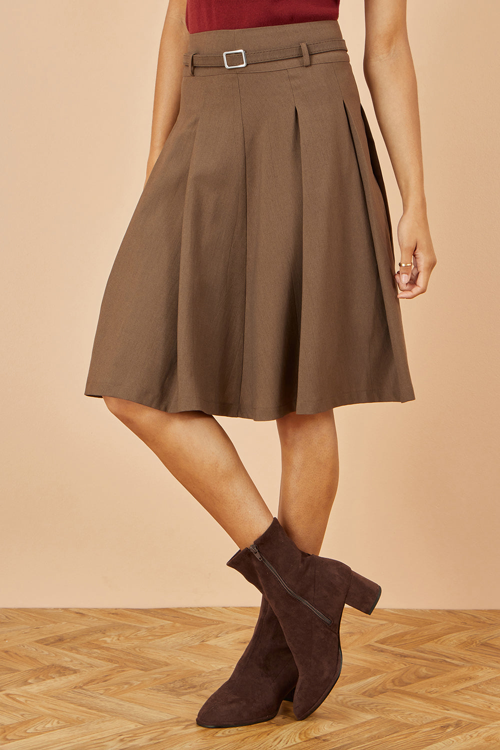 Yumi Brown Pleated Midi Skirt With Matching Belt - QHA UK