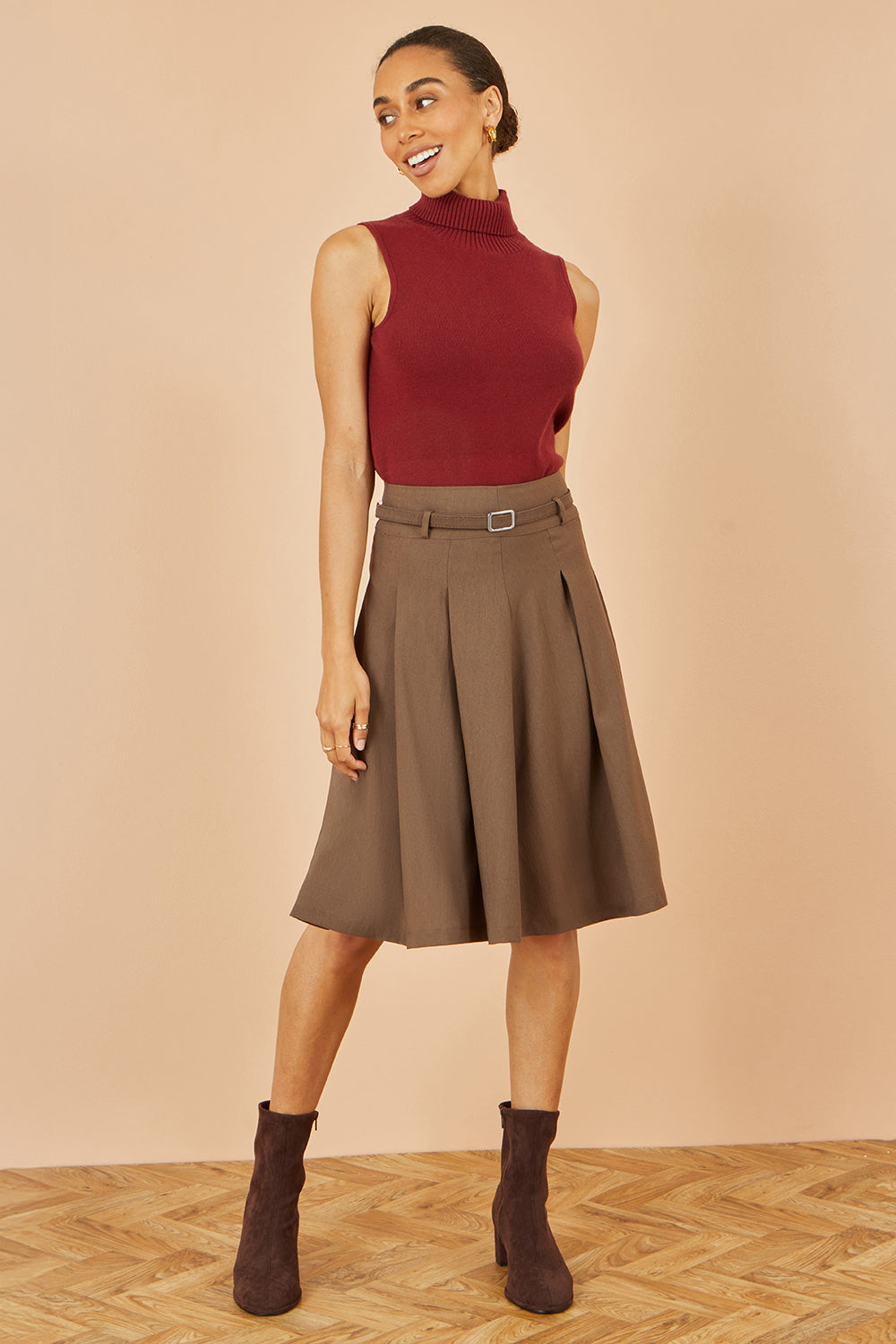 Yumi Brown Pleated Midi Skirt With Matching Belt - QHA UK
