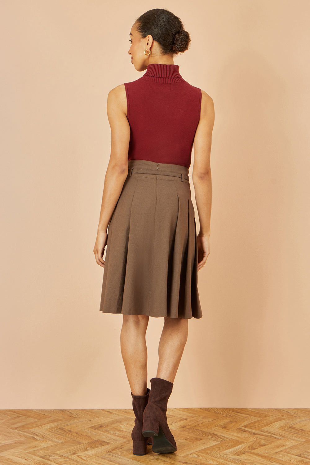 Yumi Brown Pleated Midi Skirt With Matching Belt - QHA UK