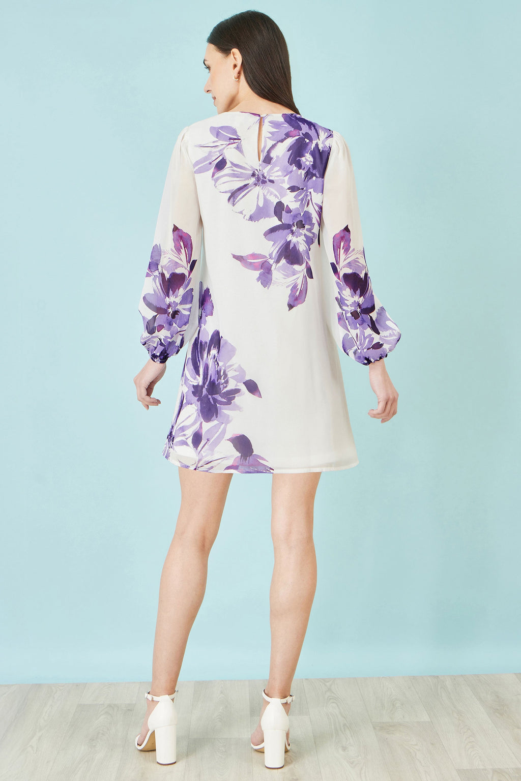Yumi White Floral Placement Tunic With Keyhole Neckline