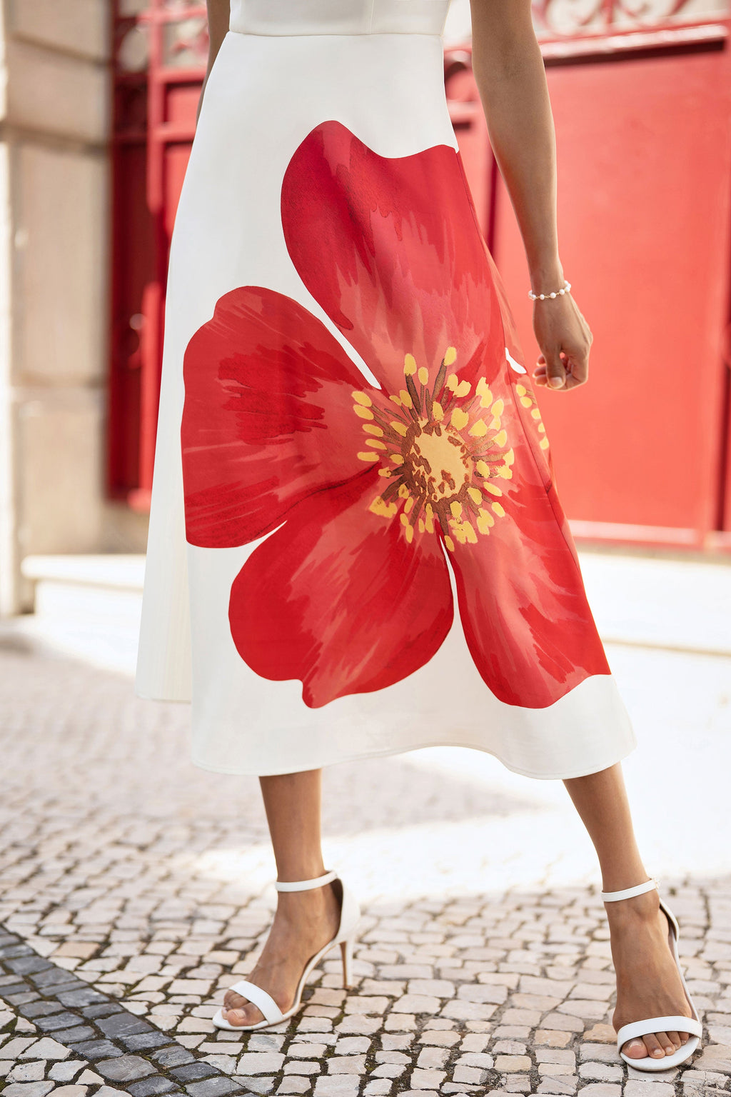 Yumi White Oversize Poppy Placement Midi Sun Dress - QHA UK