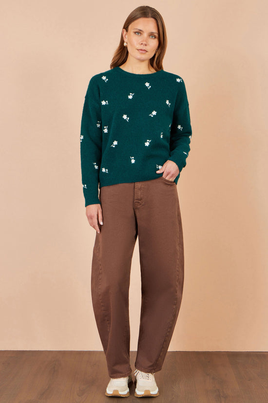 Yumi Women's Green Daisy Embroidered Relaxed Crew Neck Knit Jumper