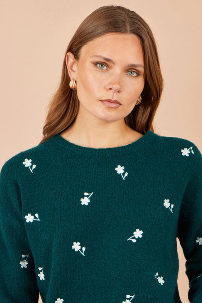 Yumi Women's Green Daisy Embroidered Relaxed Crew Neck Knit Jumper