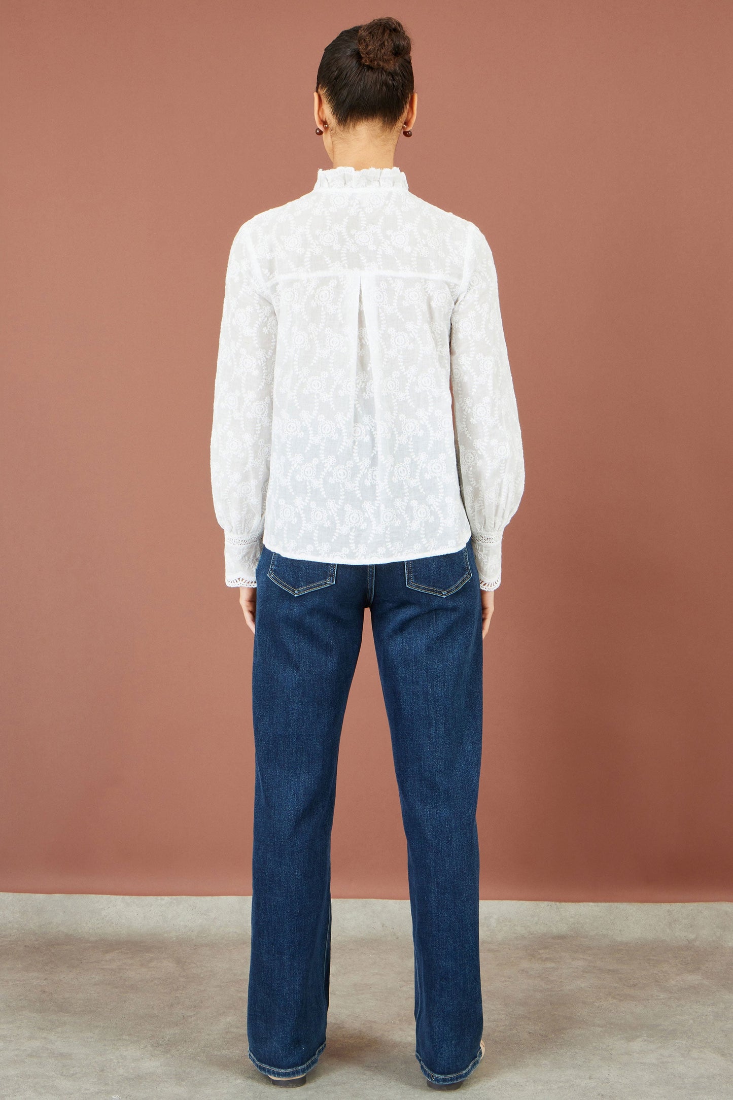 Yumi White Floral Cotton Shirt With Lace Details - additional view 4