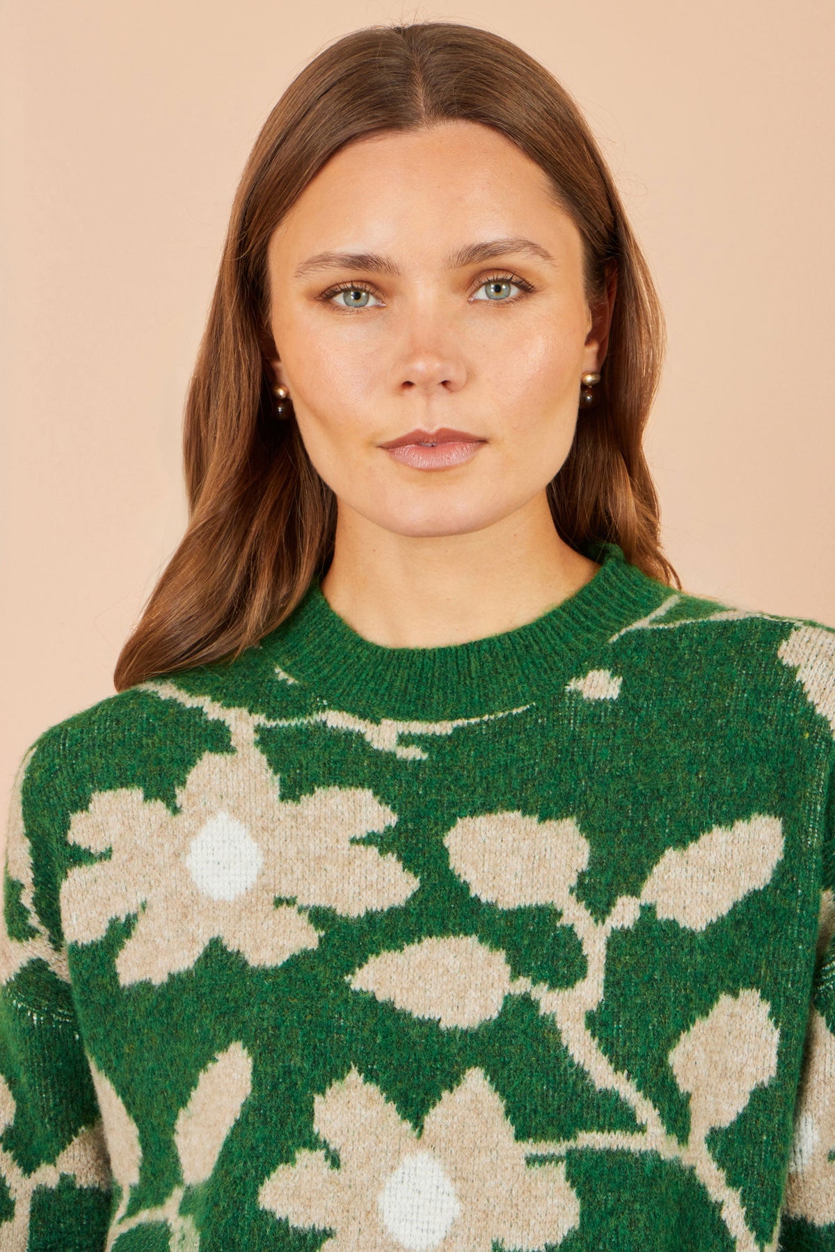 Yumi Women’s Green Floral Intarsia Relaxed Fit Crew Neck Soft Knit Jumper