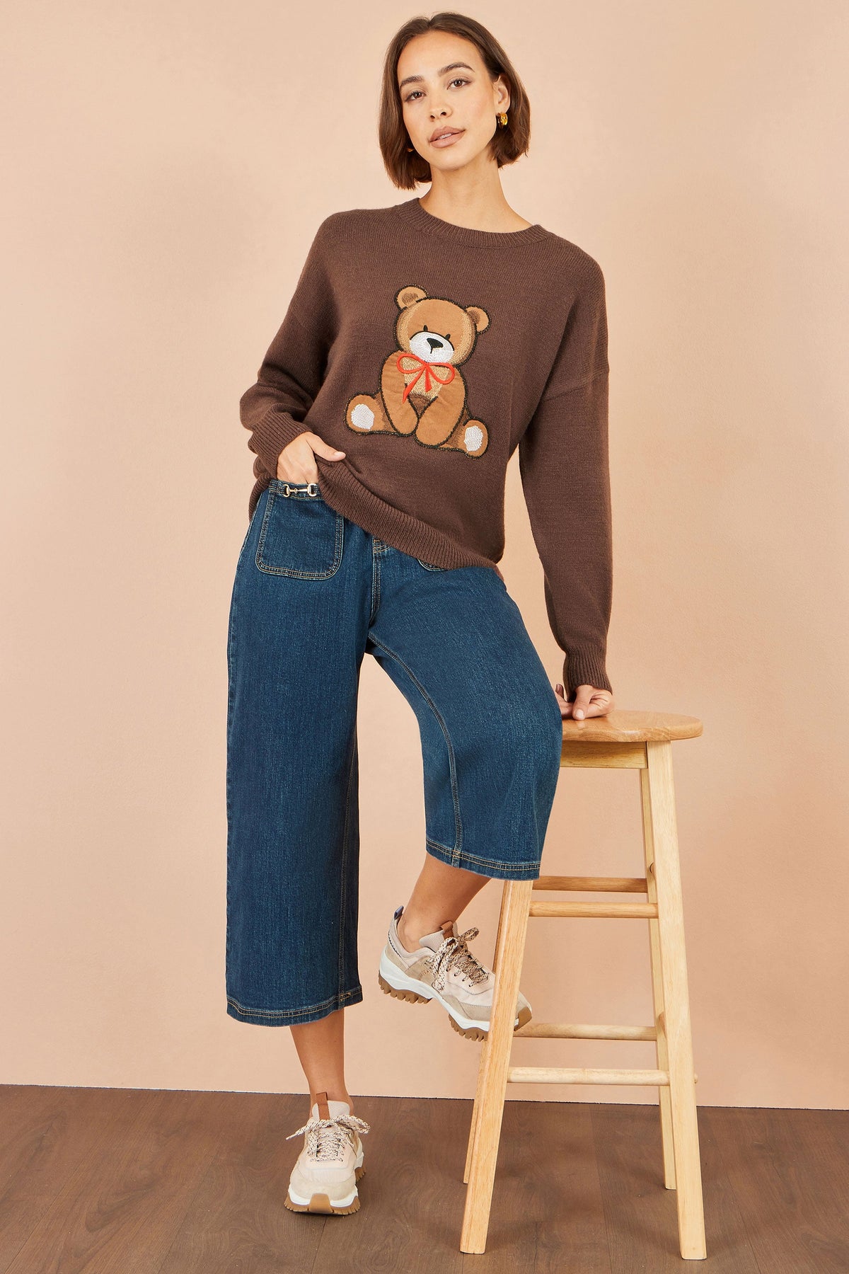 Yumi Women’s Brown Embroidered Teddy Bear Relaxed Crew Neck Knit Jumper