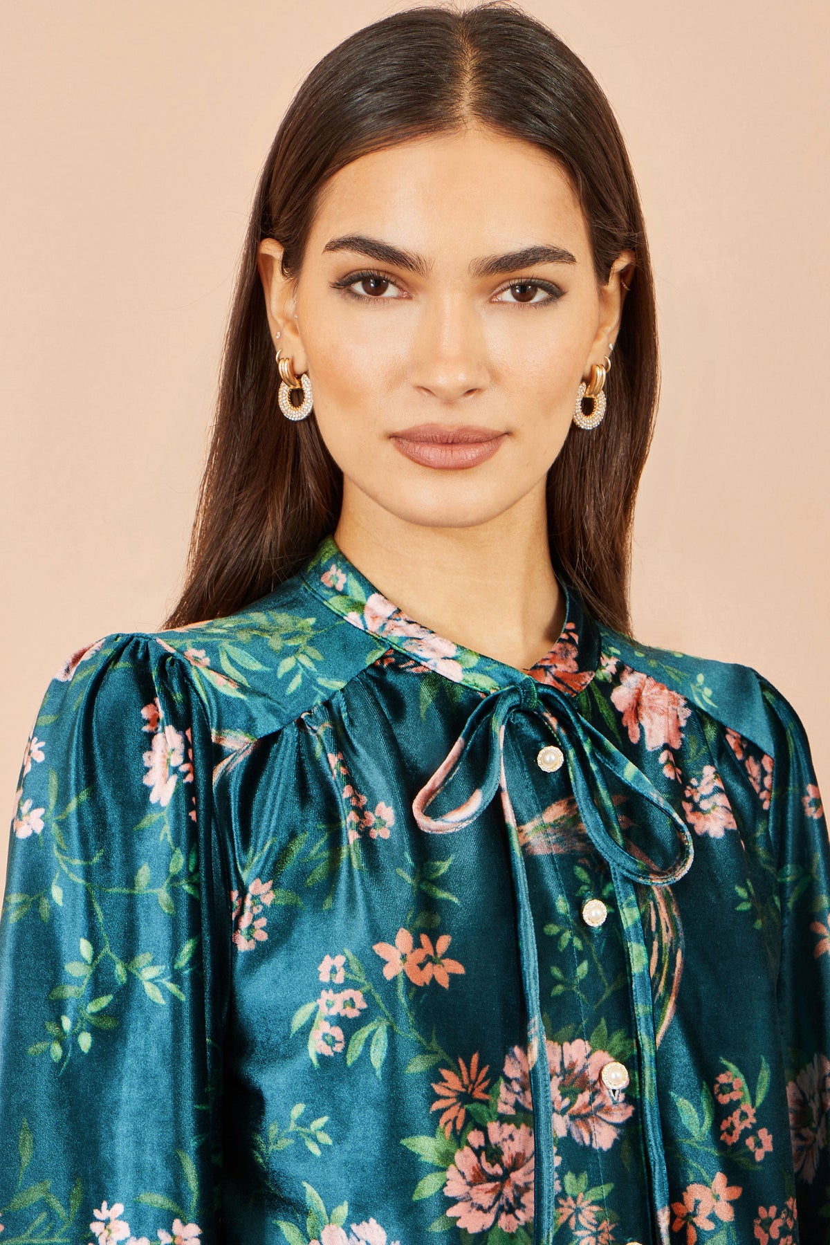 Yumi Women's Green Floral Velvet Tie-Neck Blouse with Pearl-Effect Buttons