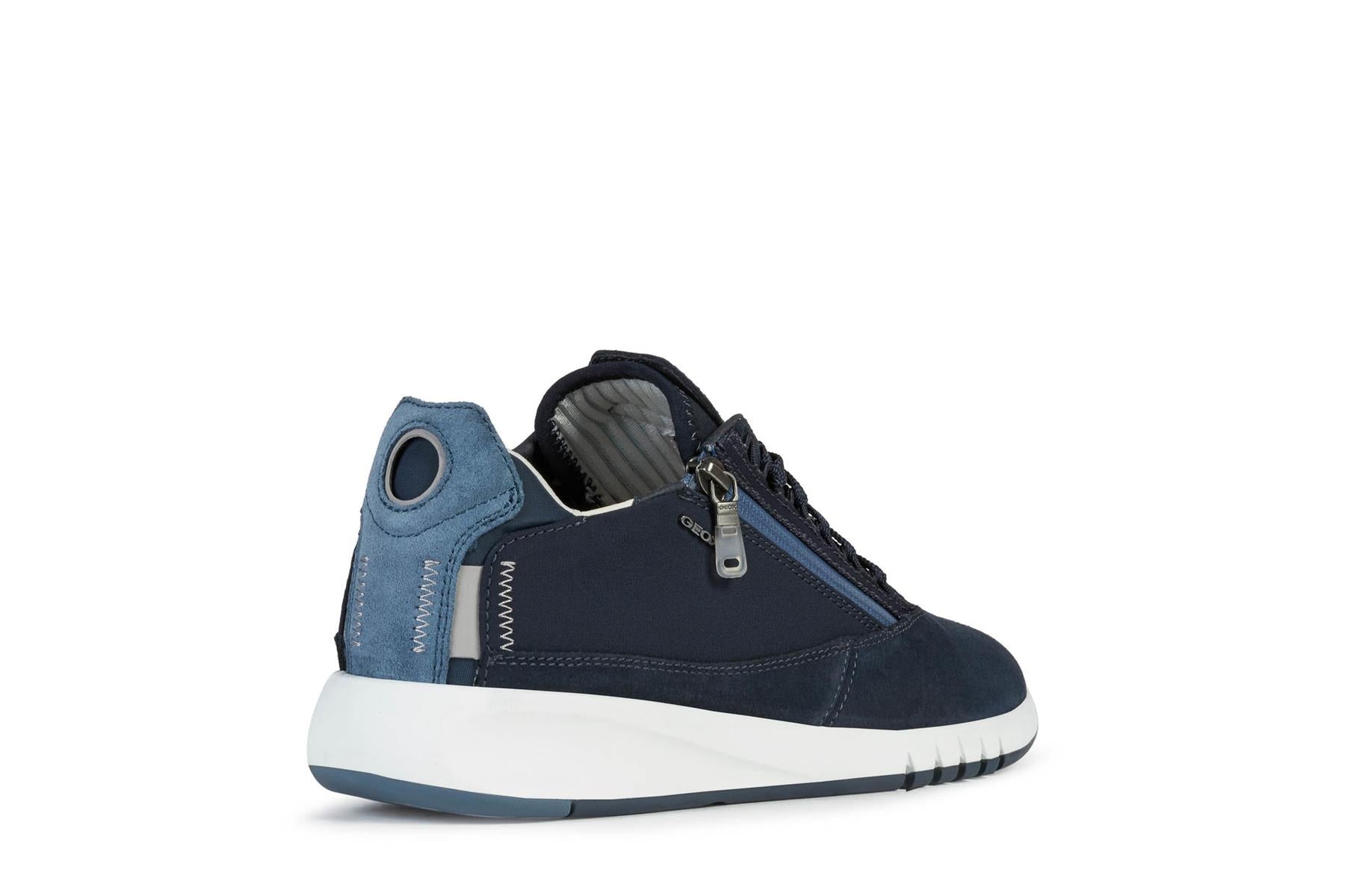 GEOX Mens Low Cut Ultra Breathable Black Leather Sneakers (Aerantis)