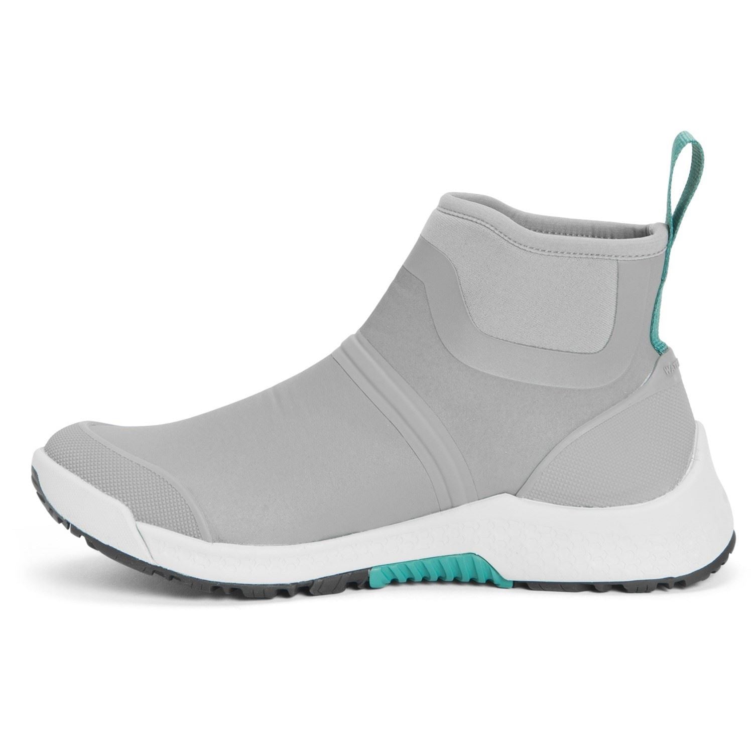 Muck Boots Women's Outscape Chelsea Waterproof Boot in Frost Grey 1 to 13